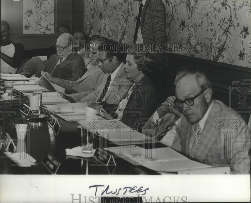 1980 Press Photo University of Alabama Trustees at Board Meeting - abna14803 - Historic Images