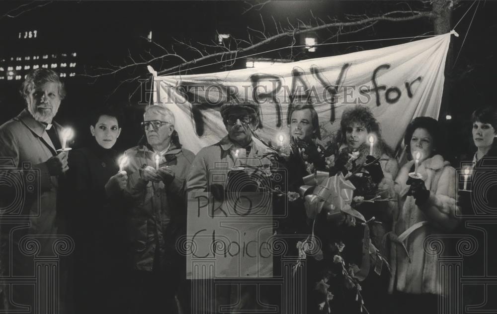 1985 Press Photo Pro-Choice candlelight vigil at Magnolia Park, Birmingham, AL - Historic Images