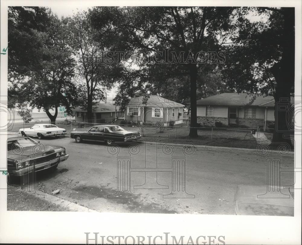 1986 Press Photo Neighborhood to be Moved for Airport, Birmingham, Alabama - Historic Images