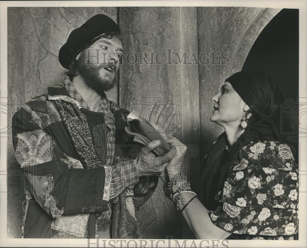 1988 Press Photo Jack Cannon & Lyn Presher acting in Piedpiper, Birmingham, AL - Historic Images