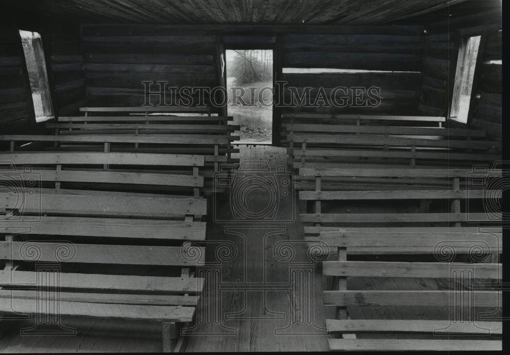 1981 Press Photo Inside of Bankhead-Pine Torch Church, Bankhead National Forest - Historic Images