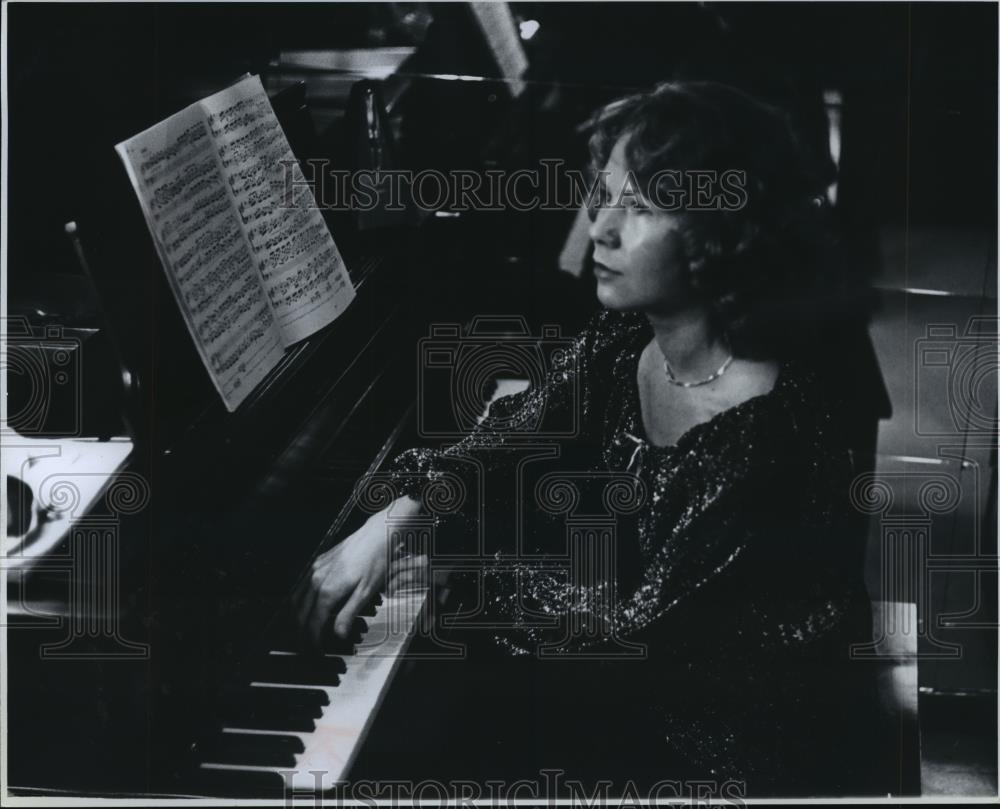 1983 Press Photo Allison Lee, Pianist - abna15960 - Historic Images