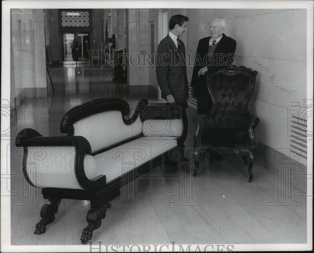 1978 Press Photo State Capitol gets historic furniture, Montgomery Alabama - Historic Images