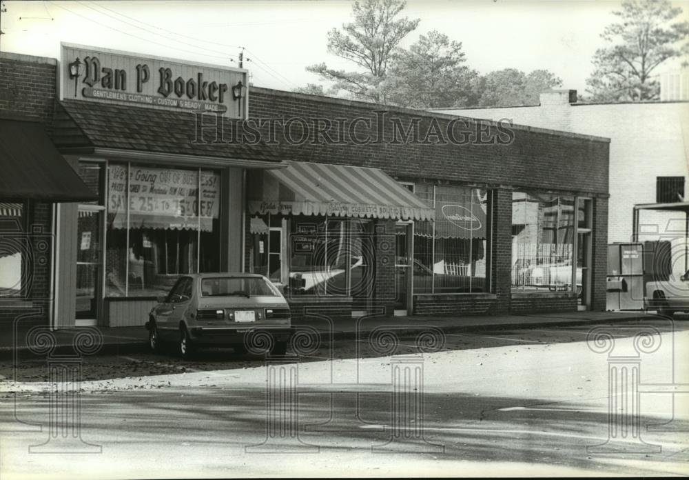 1980 Press Photo Mountain Brook Village Shopping Center, Alabama - abna16131 - Historic Images