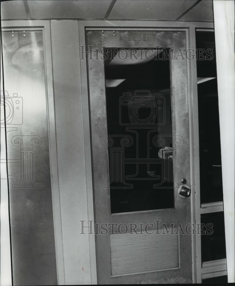 1976 Press Photo Lawson State College door to presidents office, Alabama - Historic Images