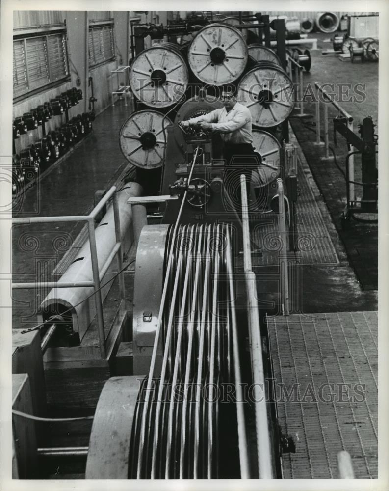 Press Photo Nick Ronzitti at Kaiser Aluminum 54 Bobbin Strander making cable - Historic Images