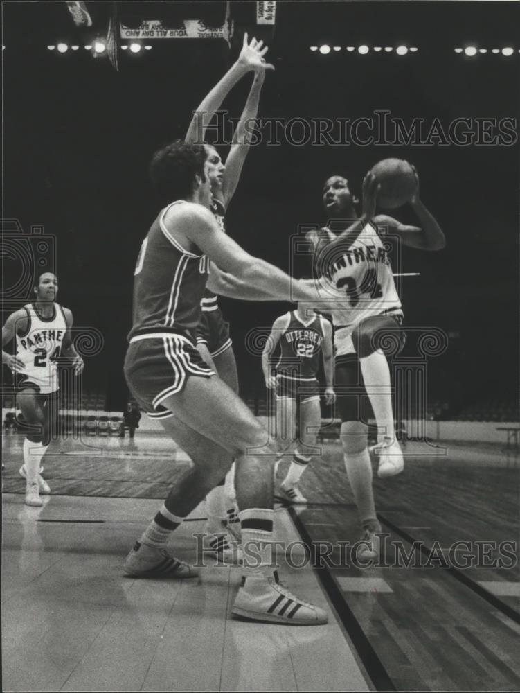 1978 Press Photo University Of Alabama-Birmingham Basketball&#39;s Oliver Robinson - Historic Images