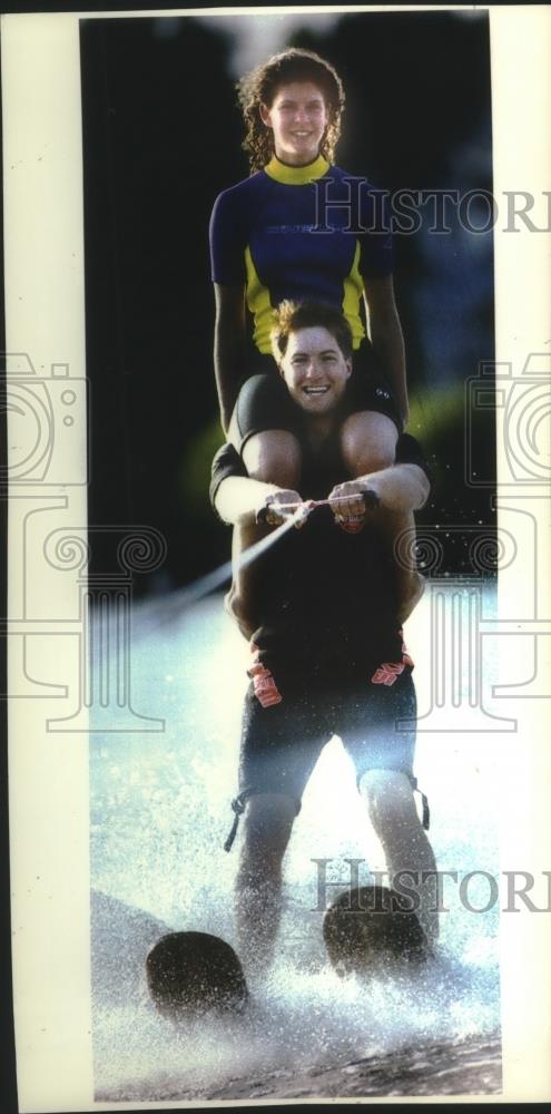 1993 Press Photo Jill Schwister & Mark Prey - Pewaukee Lake Wisconsin - Historic Images