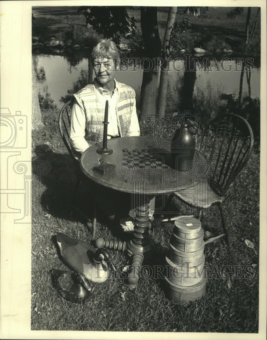 1987 Press Photo Shirley Kaul chairwoman Harvest of Antiques show by Cedar Creek - Historic Images