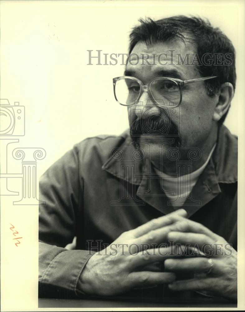 1987 Press Photo Nicolo Safina, Wisconsin Magazine in federal prison - mjb86639 - Historic Images