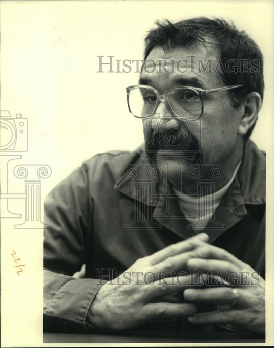 1987 Press Photo Nicolo Safina, Wisconsin Magazine in federal prison - mjb86639 - Historic Images