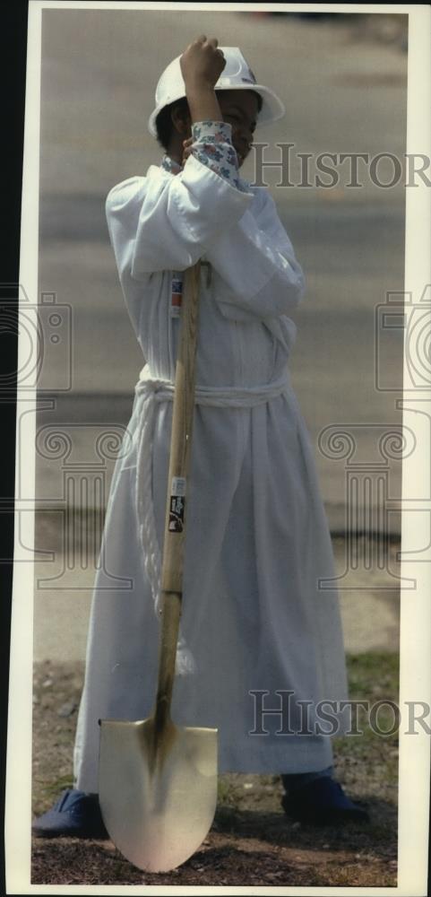 1993 Press Photo Adrena Hughes of St. Andrew&#39;s Episcopal Church, Milwaukee - Historic Images