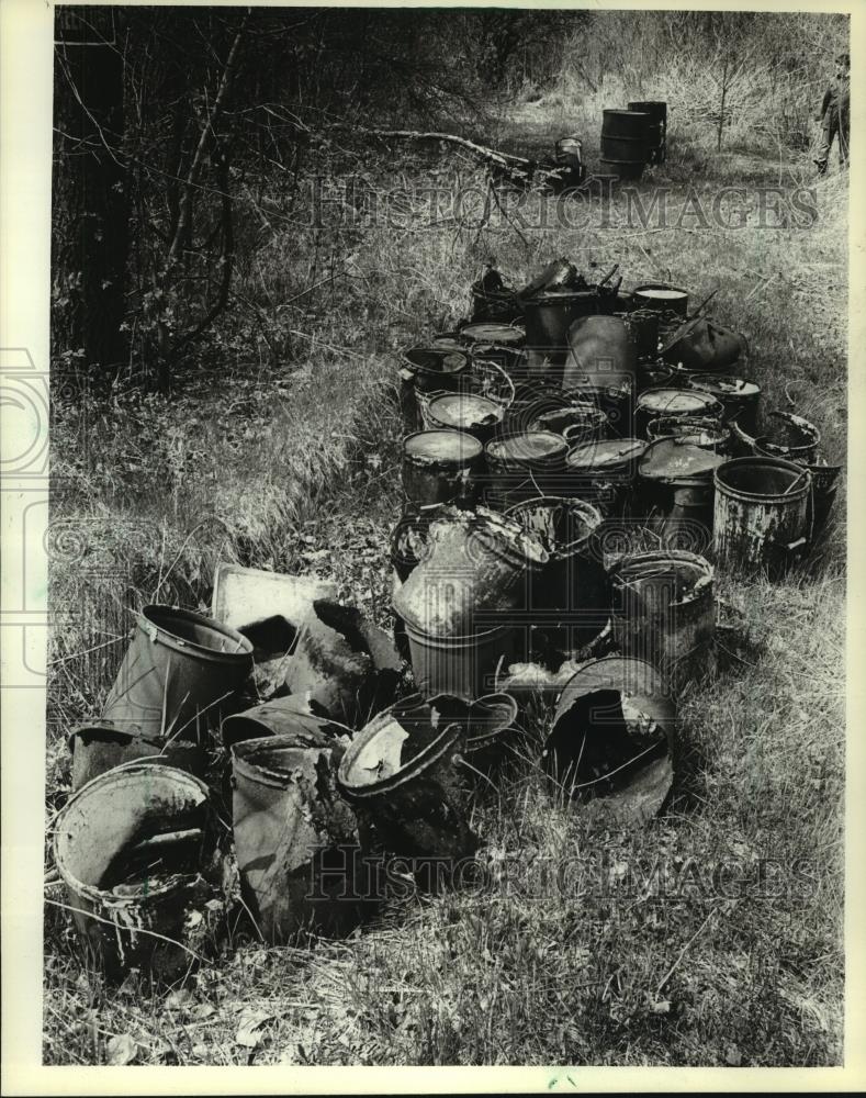 1981 Press Photo Walter Rondini found toxic waste on purchased property - Historic Images