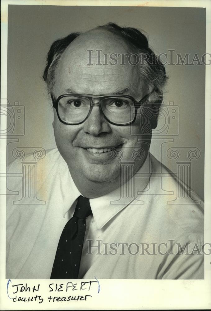 1992 Press Photo John Siefert- County Treasurer - mjb87082 - Historic Images