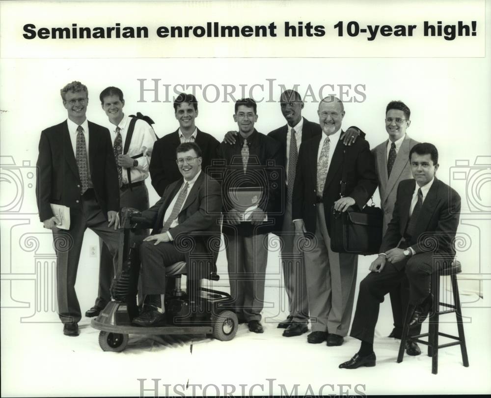 1999 Press Photo Graduate level seminarians enrolled in St Francis Seminary - Historic Images