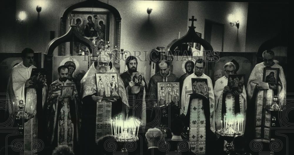 1988 Press Photo Images of saints displayed at Sts. Cyril &amp; Methodius Church - Historic Images