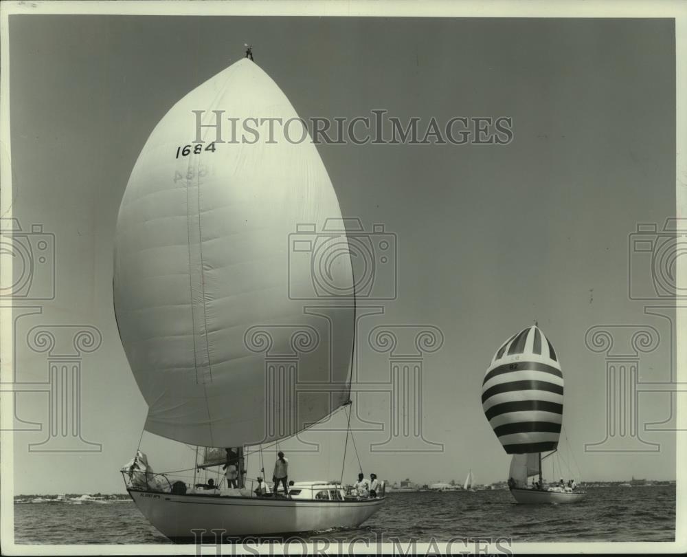 1980 Press Photo Sailboats sail across Lake Michigan - mjb87503 - Historic Images