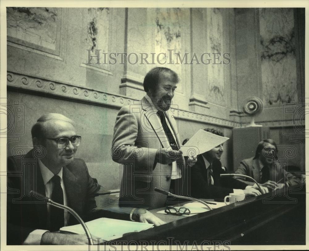 1983 Press Photo State Rep. James Rooney, Democratic Caucus chairman - mjb87707 - Historic Images