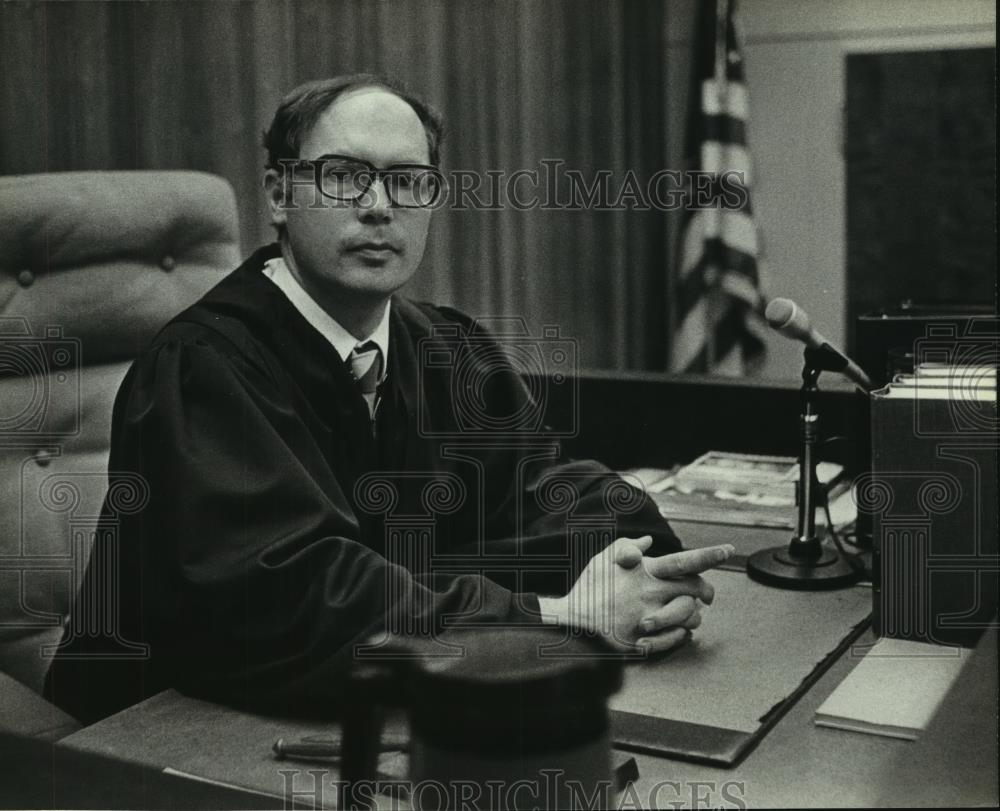 1981 Press Photo John Siefert, Milwaukee Judge - mjb87750 - Historic Images