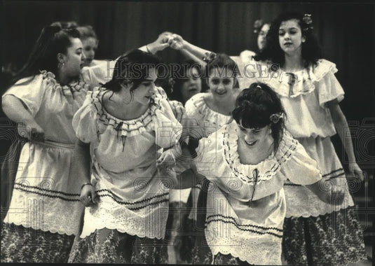 1992 Press Photo Italian dance for culture week at St. Joan Antida High School - Historic Images