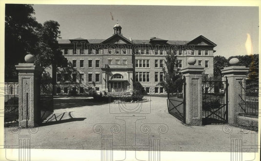 1980 Press Photo St. Mary's Academy, St. Francis - mjb87870 - Historic Images