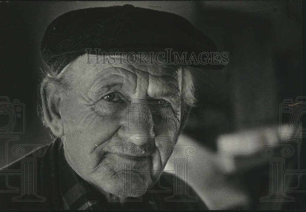 1978 Press Photo Louis Robson-Ropson retired farmer, string instrument maker - Historic Images