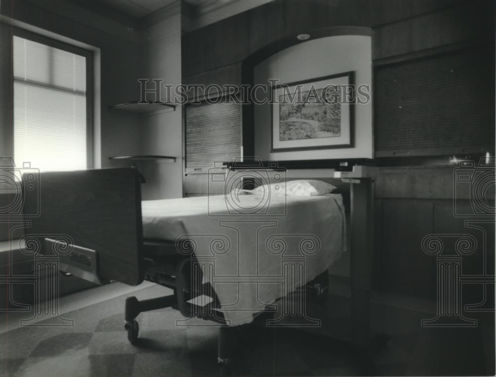 1994 Press Photo Interior, St. Mary&#39;s Hospital-Ozaukee in Mequon, Wisconsin - Historic Images