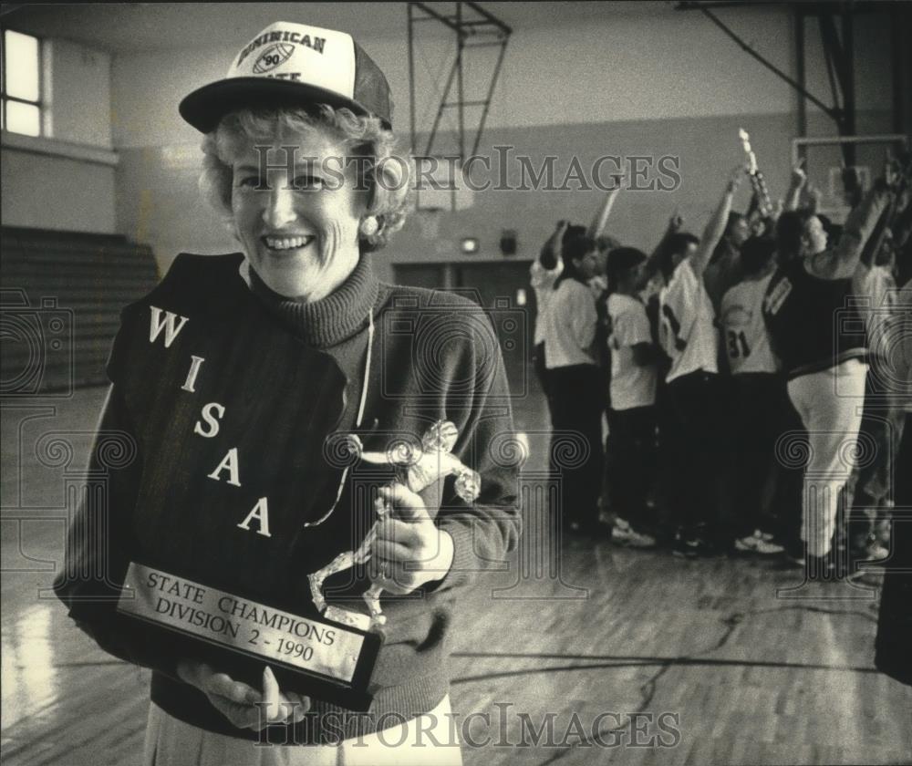 1990 Press Photo Dominican High School President Carol Roche with State Trophy. - Historic Images