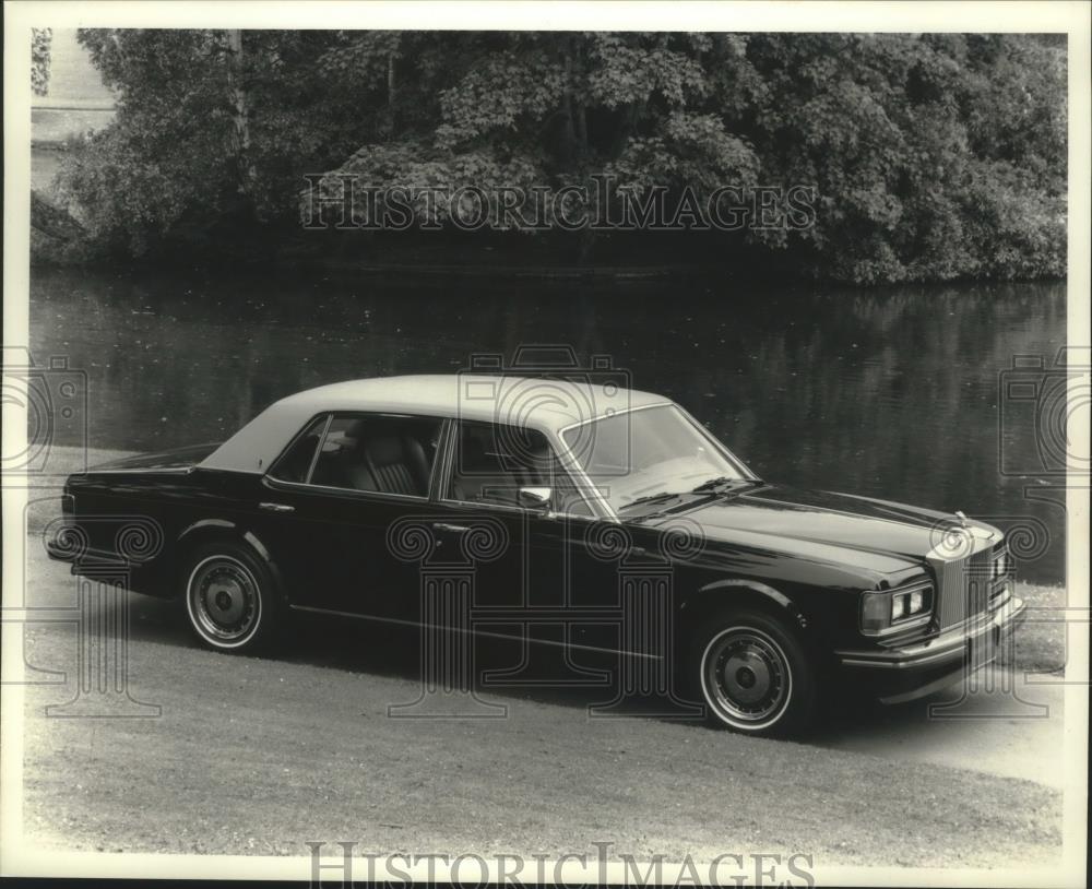 1990 Press Photo A Silver Spur is but one model made by England's Rolls-Royce - Historic Images