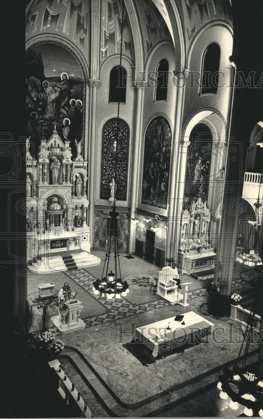 1988 Press Photo Rembert Weakland speaks at St. Joseph's Convent a service. - Historic Images