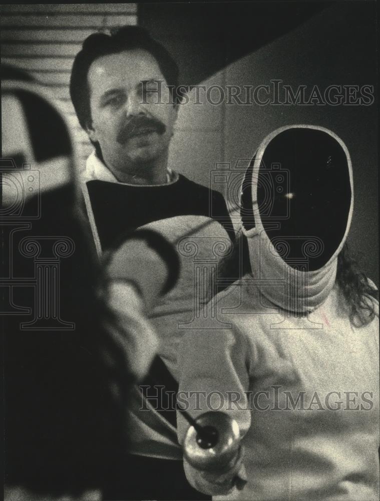 1989 Press Photo Mike Sampon is the Catholic Memorial High School fencing coach - Historic Images