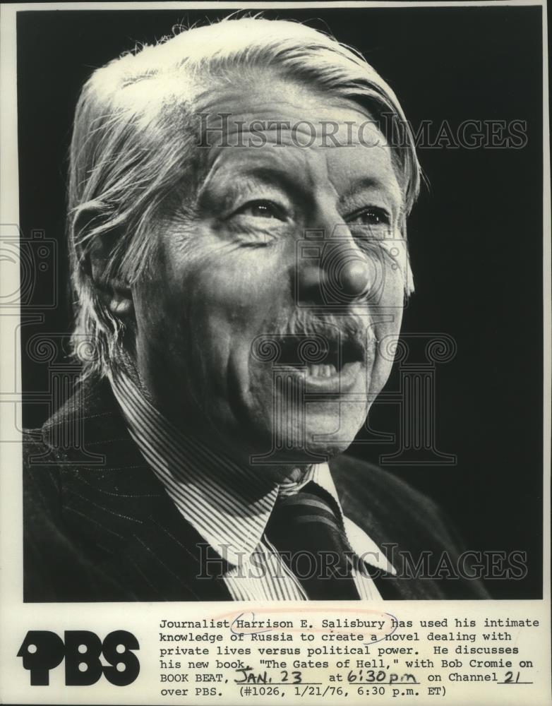 1976 Press Photo Journalist Harrison Salisbury wrote &quot;The Gates of Hell&quot; - Historic Images