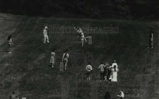 1994 Press Photo Pioneer Village: A cricket game can be a study in tranquility - Historic Images