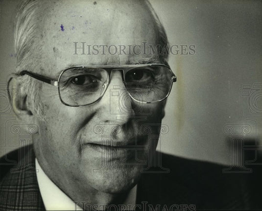 1981 Press Photo Joe Pipp Executive Secretary of Wisconsin Baker's Association - Historic Images