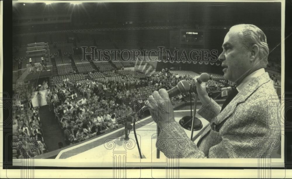 1976 Press Photo Democratic National Chairman Robert Strauss at Convention - Historic Images