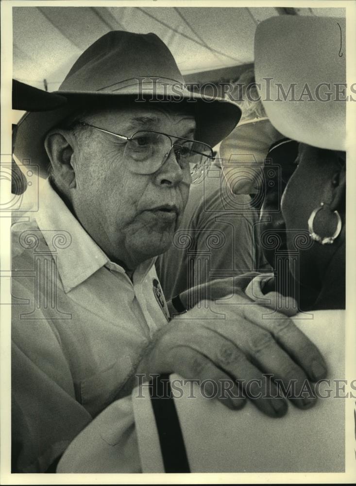 1987 Press Photo Bob Parkinson Director of Great Circus Parade in Wisconsin - Historic Images