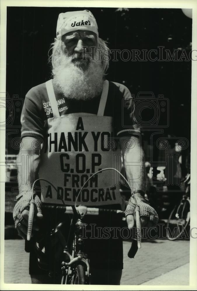 1980 Press Photo Nick Feldman, Democrat turned Reagan supporter at convention - Historic Images