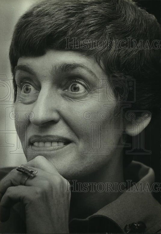 1980 Press Photo Lynda Price, Manager at BBB of Greater Milwaukee - mjb90540 - Historic Images