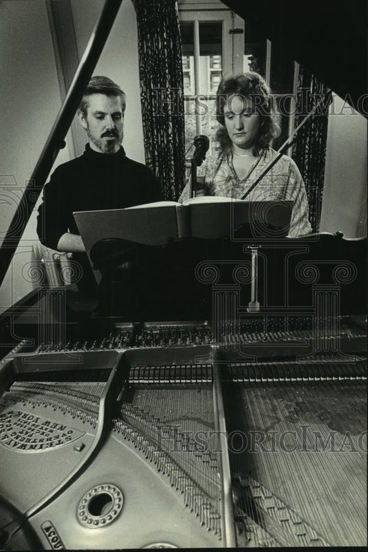 1981 Press Photo Milwaukee's Music For Youth Manuel Prestamo and Loni Allcott - Historic Images