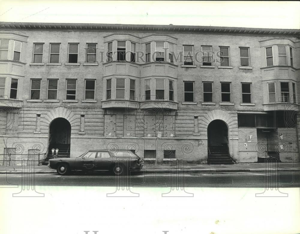 1982 Press Photo A vacant building of Milwaukee developer Oliver Plunkett - Historic Images