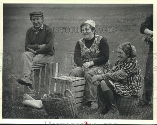 1982 Press Photo Family farm near Krakow, Poland - mjb90796 - Historic Images