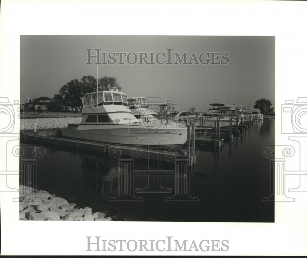 1993 Press Photo The Prairie Harbor Yacht Club in Pleasant Prairie, Wisconsin - Historic Images