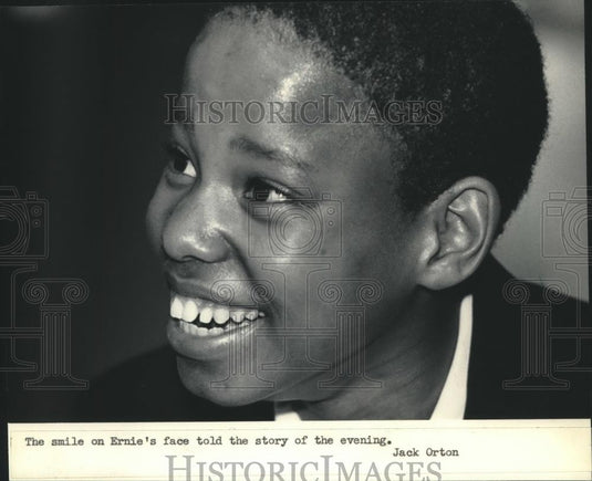 1985 Press Photo Pleasant View School's Ernie shows a big smile during prom - Historic Images