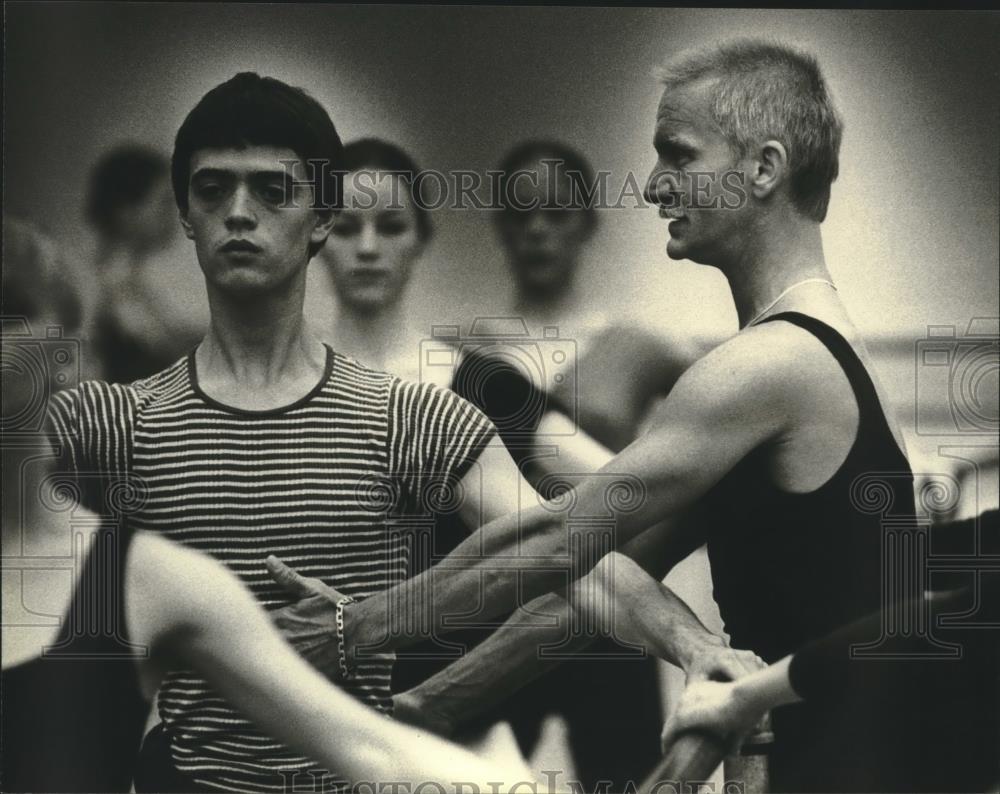 1980 Press Photo Robert Rodham, Ballet Master, Milwaukee Ballet. - mjb91045 - Historic Images