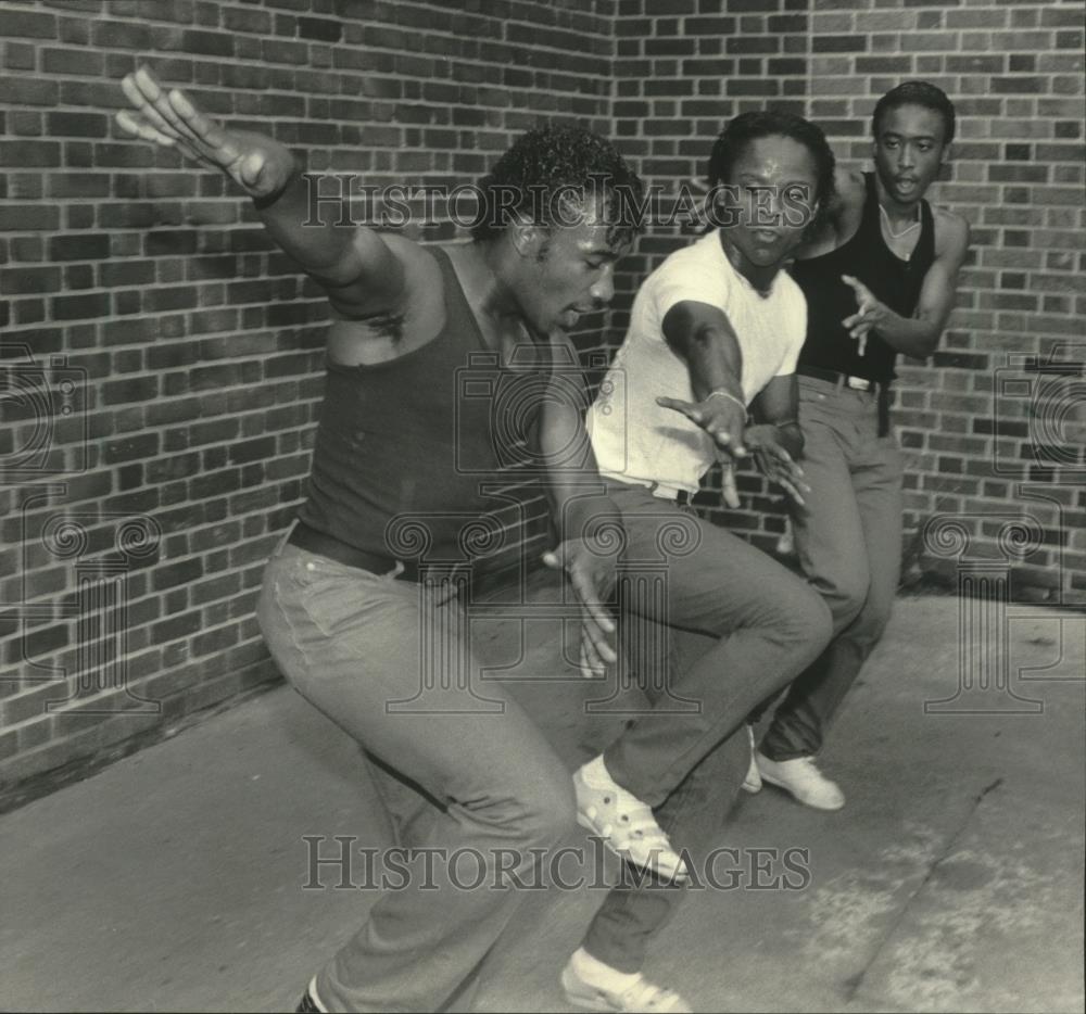 1985 Press Photo Members of Pink Lace dance troupe practicing - mjb91374 - Historic Images