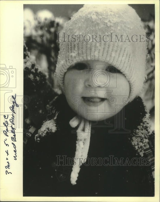 1982 Press Photo A young Krakow, Poland resident enjoys snow - mjb91549 - Historic Images