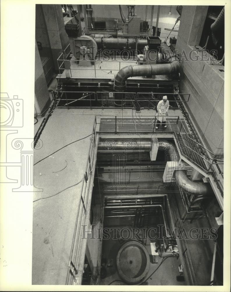 1980 Press Photo Point Beach Nuclear Power Plant, fuel transfer pool - Historic Images