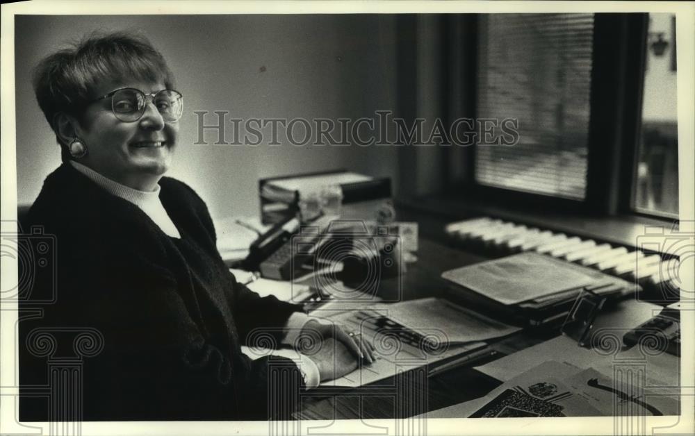 1992 Press Photo Brenda Stanislawski, Ozaukee Council, Port Washington - Historic Images