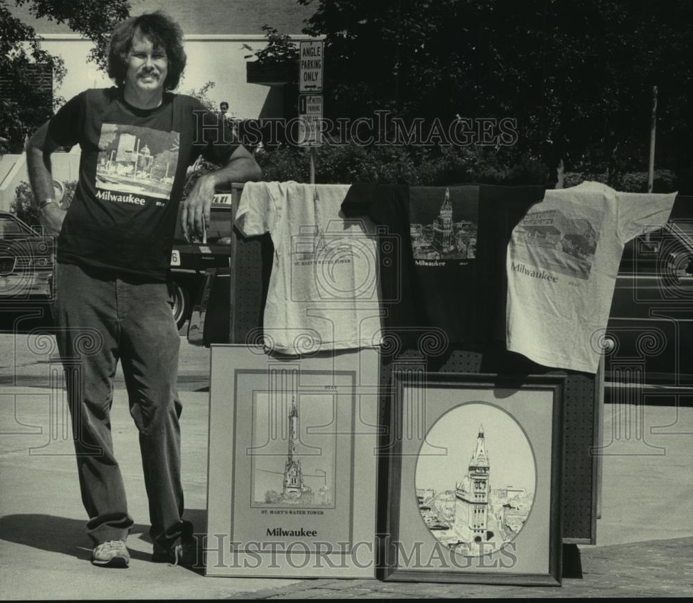 1985 Press Photo Ray Stav, Milwaukee artist - mjb92197 - Historic Images