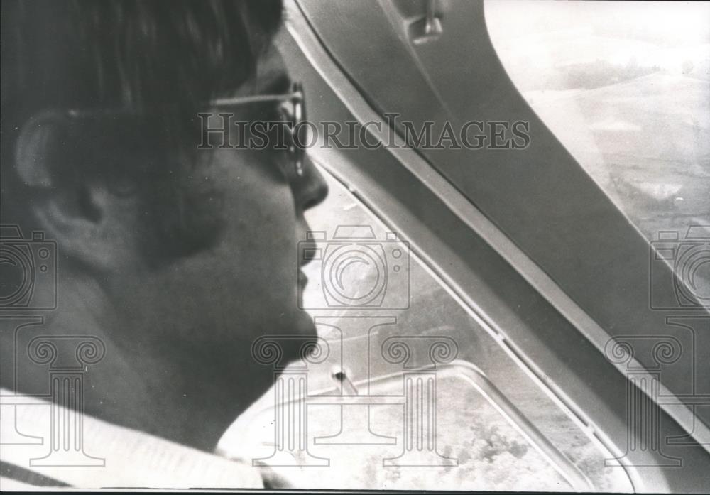 1977 Press Photo Pilot with Commander Air Park, Inc., Wilsonville, Alabama - Historic Images